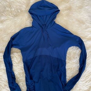 Fabletics Lightweight Long-Sleeve Side-sinched exercise top